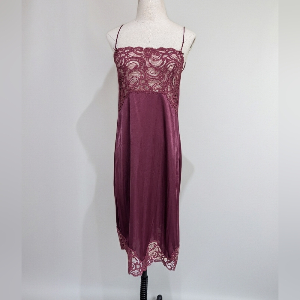 Vintage Warner Sheer Lace Slip Dress Lingerie‎ Plum